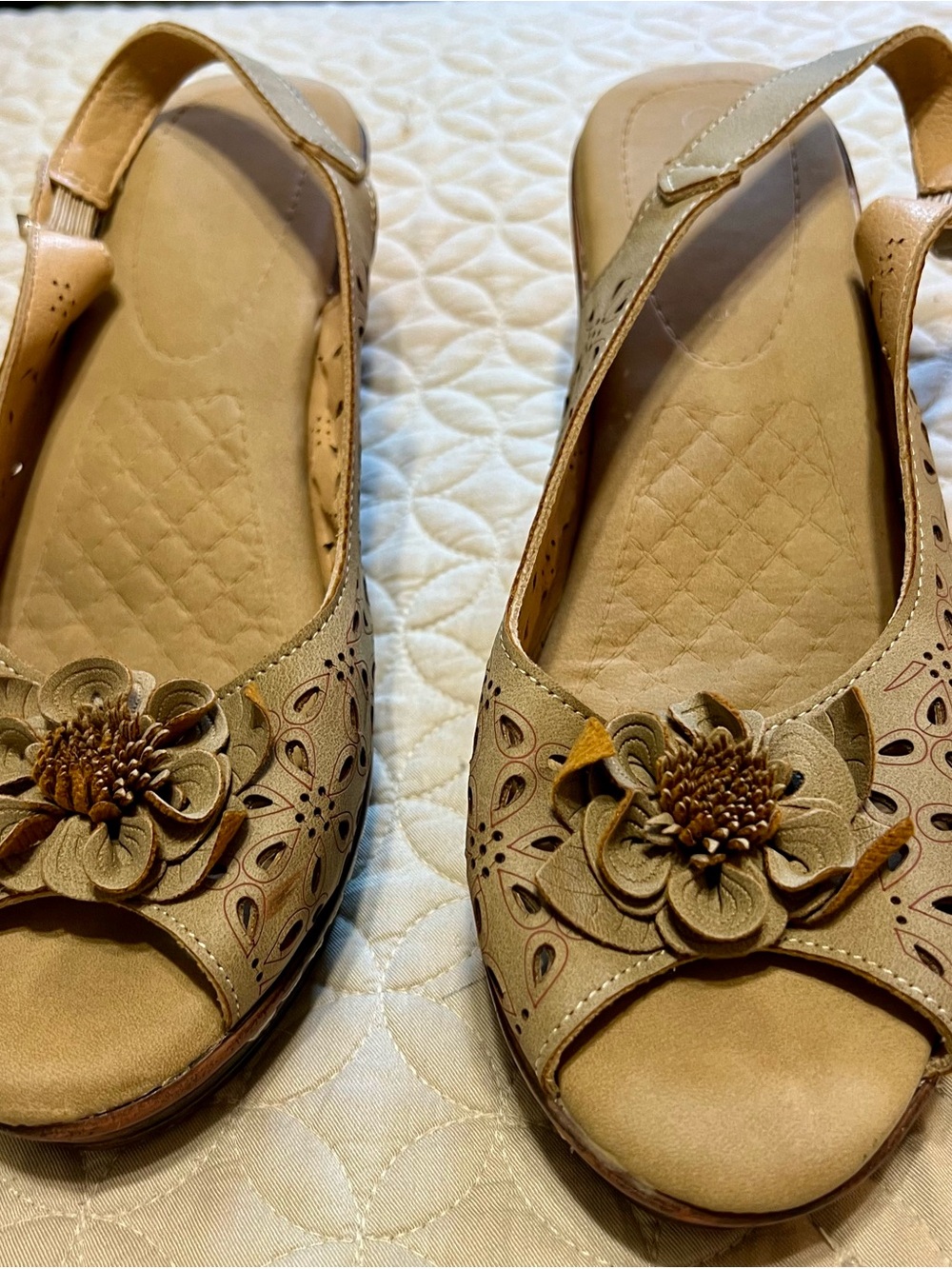 Patricia Women’s Tan Floral Cutout Slingback Sandals size 42